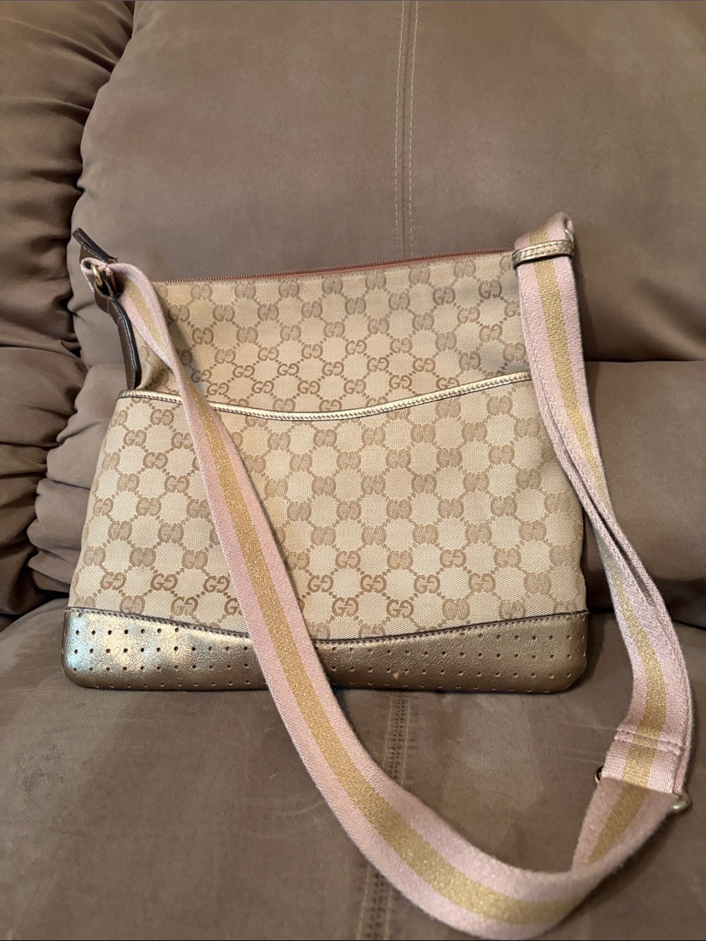 Authentic Gucci Monogram Classic Crossbody Handbag Purse with adjustable strap.